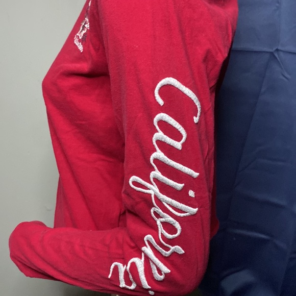 Hollister long sleeve - Picture 2 of 2